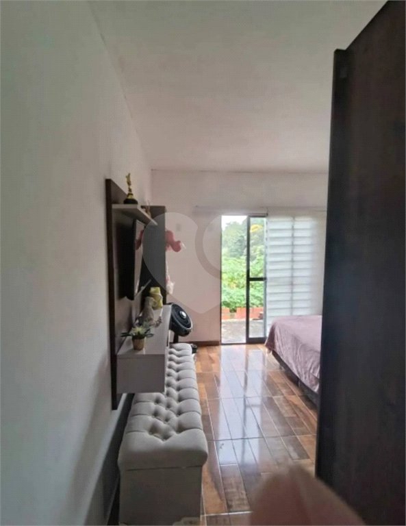 Casa à venda com 2 quartos no condomínio Antilhas, Cotia - SP