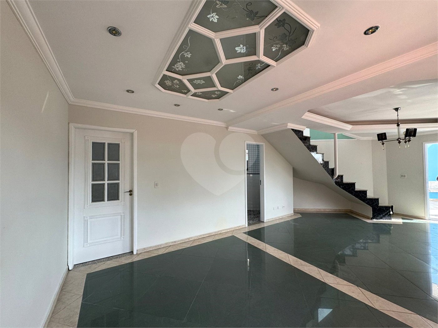 Casa à venda com 3 quartos, sendo 1 suíte,  em Vila Rosália, Guarulhos, SP