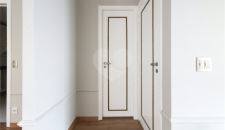 Apartamento à venda com 4 quartos, sendo 2 suítes,  em Vila Hamburguesa, São Paulo, SP
