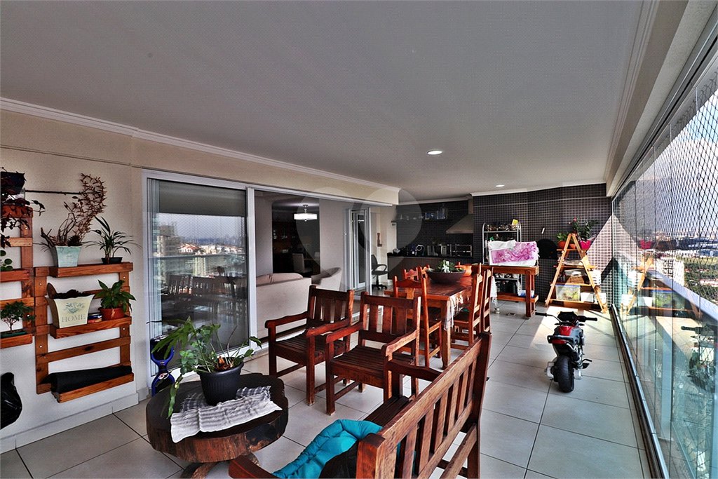 Apartamento à venda com 3 suítes em Santa Teresinha, São Paulo, SP
