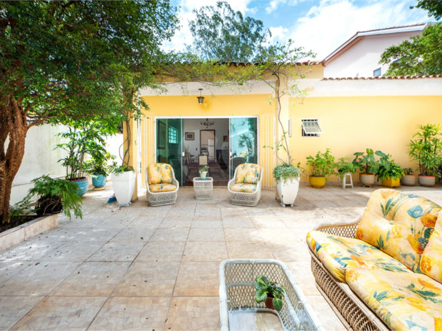 Casa Térrea à venda com 4 quartos, sendo 1 suíte,  em Jardim Marajoara, São Paulo, SP
