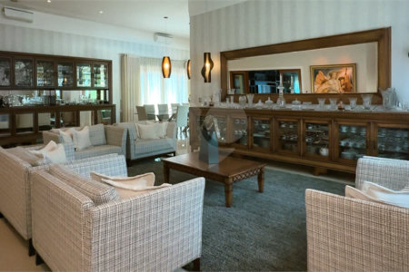 Casa à venda com 4 suítes no condomínio Halvétia Country Residencial, Indaiatuba - SP