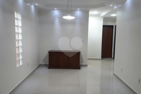 Casa Térrea à venda com 3 quartos, sendo 1 suíte,  em Vila Áurea, Poá, SP