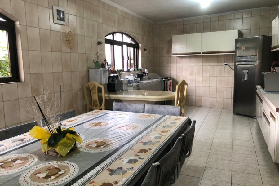 Sobrado à venda com 5 quartos, sendo 2 suítes, em Vila Maria Alta, São Paulo, SP