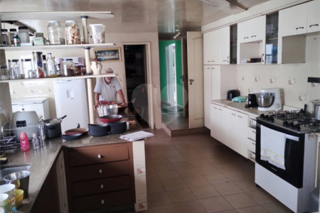 Casa à venda com 5 quartos, sendo 3 suítes, no condomínio Vilarejo, Rio de Janeiro - RJ