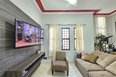 Casa à venda com 3 quartos, sendo 1 suíte,  em Jardim Jóquei Clube, Ribeirão Preto, SP