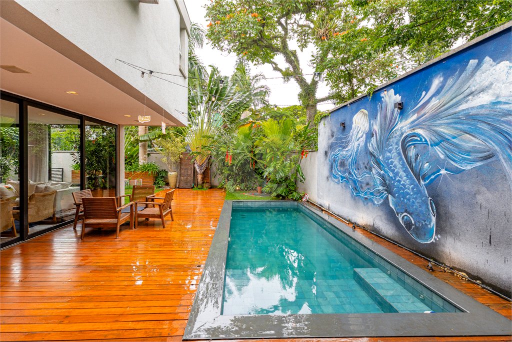 Casa à venda com 4 suítes no condomínio Roma, São Paulo - SP