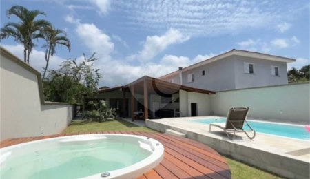 Casa à venda com 4 quartos, sendo 3 suítes,  em Morada da Praia, Bertioga, SP