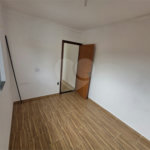 Casa térrea à venda no Douradinho com 2 quartos e edícula com mais dois quartos e 2 banheiros.
