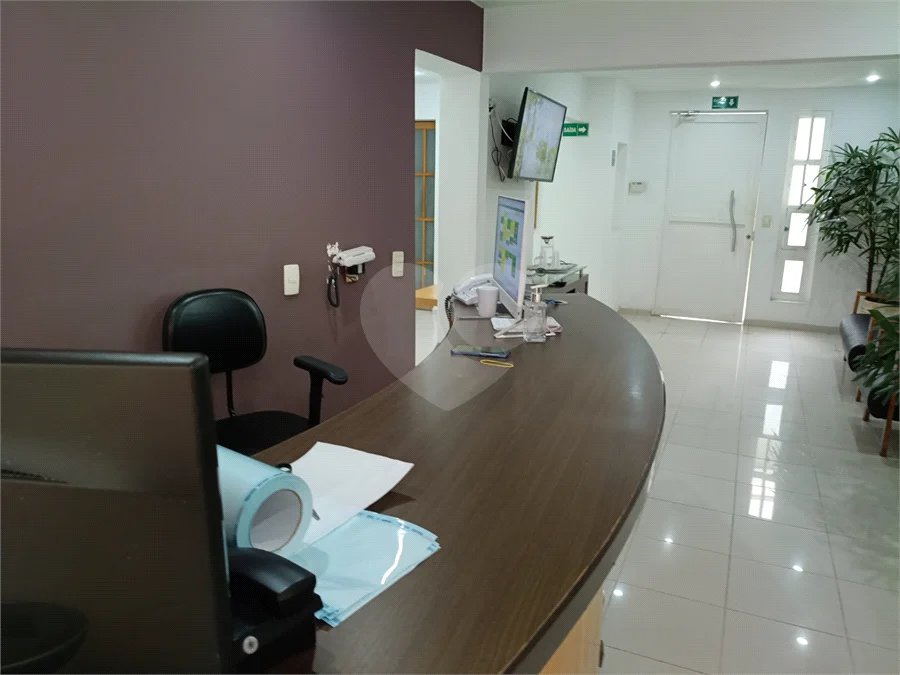 Casa comercial com 7 salas, 2 vagas no Paraiso