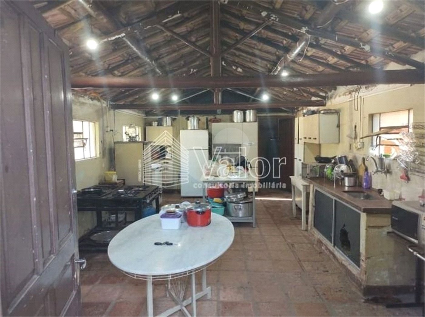 Chácara à venda com 4 quartos, sendo 1 suíte,  em Chácara Leila, São Carlos, SP
