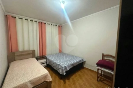 Casa com 200m² , 5 dormitórios , sendo 1 suíte , 3 vagas de garagem , à venda em Guarulhos.