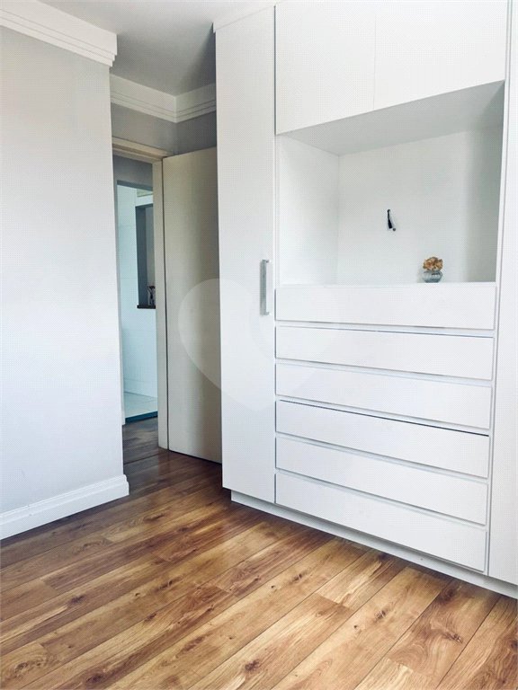 Apartamento à venda com 2 quartos em Parque Maria Domitila, São Paulo, SP