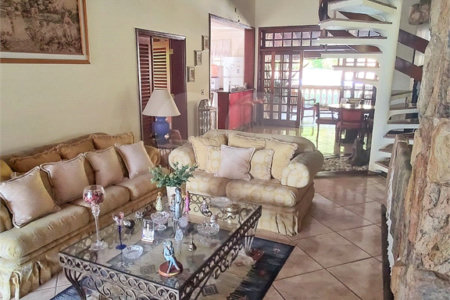Casa à venda com 5 suítes no condomínio Estância Marambaia, Vinhedo - SP