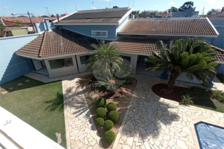 Casa à venda com 3 suítes em Vila Nastri, Itapetininga, SP