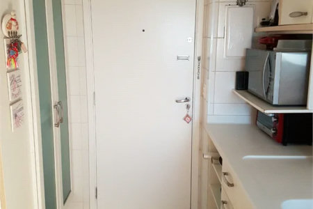 Apartamento à venda com 3 suítes em Jardim Londrina, São Paulo, SP