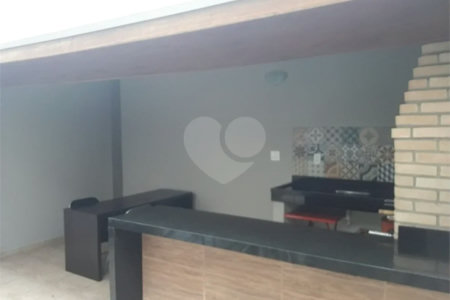 Casa à venda com 3 quartos, sendo 1 suíte, no condomínio Village Jardim Versailles, Jundiaí - SP