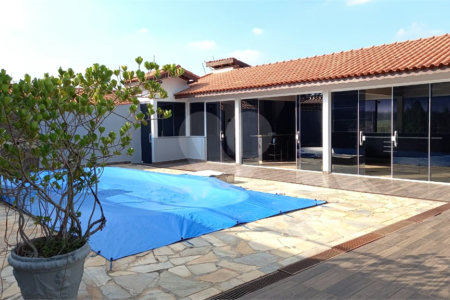 Casa à venda com 8 quartos, sendo 3 suítes,  no condomínio Terras de Santa Rosa, Salto - SP