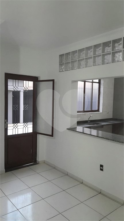 Sobrado à venda com 3 quartos, sendo 1 suíte,  em Bosque, Vinhedo, SP