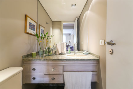 Apartamento à venda com 4 quartos, sendo 2 suítes, em Moema, São Paulo, SP