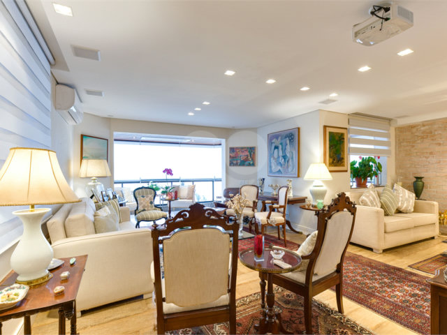 Apartamento à venda com 3 quartos, sendo 2 suítes,  em Campo Belo, São Paulo, SP