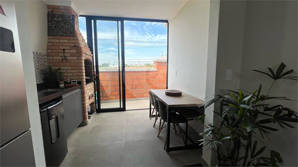 Casa à venda com 3 quartos, sendo 1 suíte, no condomínio Village Moutonnée, Salto - SP