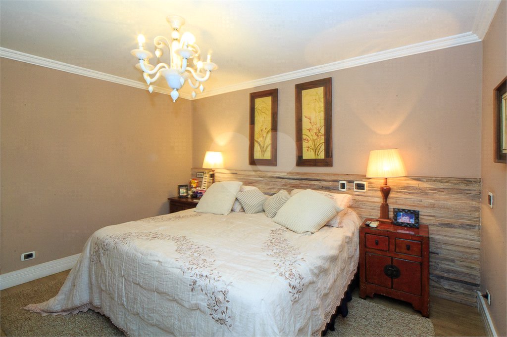 Casa Térrea à venda com 4 quartos, sendo 2 suítes, em Jardim Petrópolis, São Paulo, SP