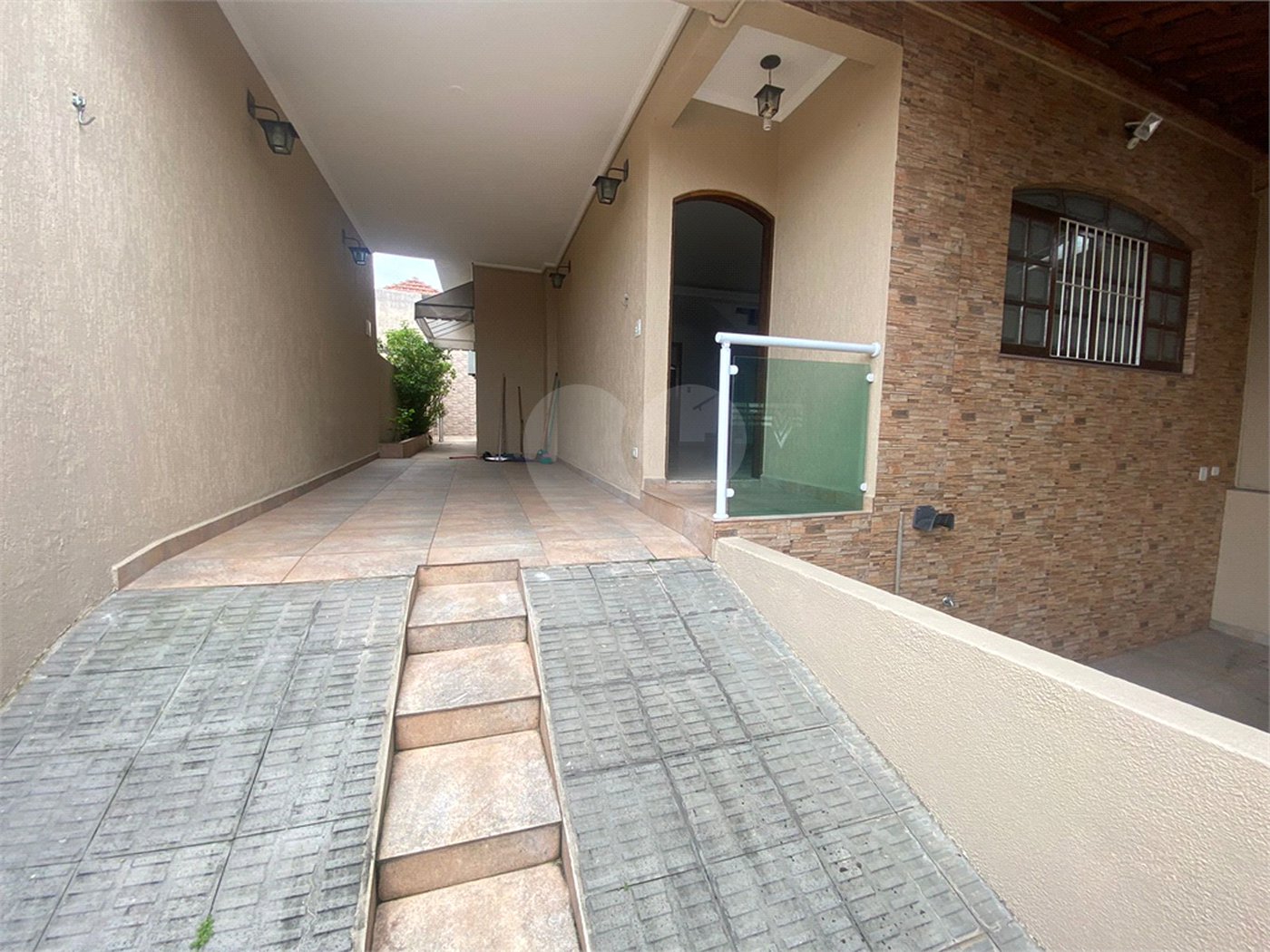 Sobrado à venda com 4 quartos, sendo 2 suítes,  em Vila Gustavo, São Paulo, SP