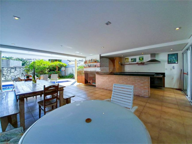 Casa à venda com 3 suítes em Jardim França, São Paulo, SP