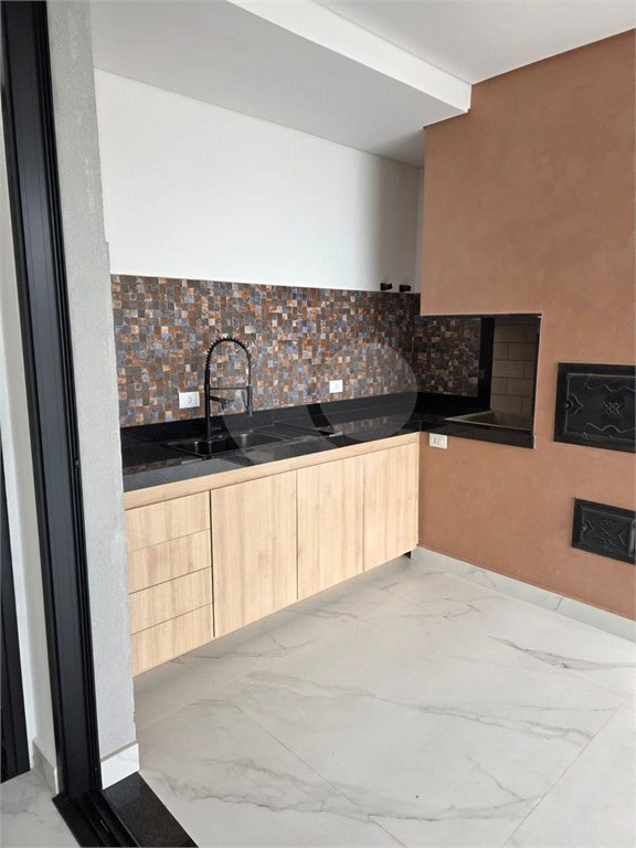 Casa à venda com 3 suítes no condomínio Hills, Arujá - SP