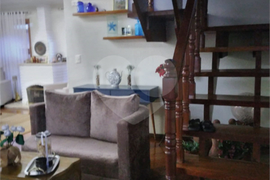Casa à venda com 4 quartos, sendo 3 suítes, no condomínio Da Serra, São Paulo - SP
