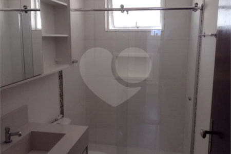 Casa à venda com 5 quartos, sendo 4 suítes, no condomínio Clube Florada Suzano, Suzano - SP