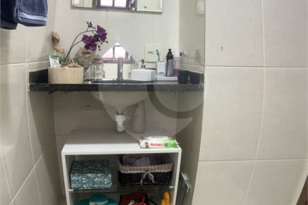 Sobrado à venda com 3 quartos, sendo 1 suíte,  em Vila Marari, São Paulo, SP