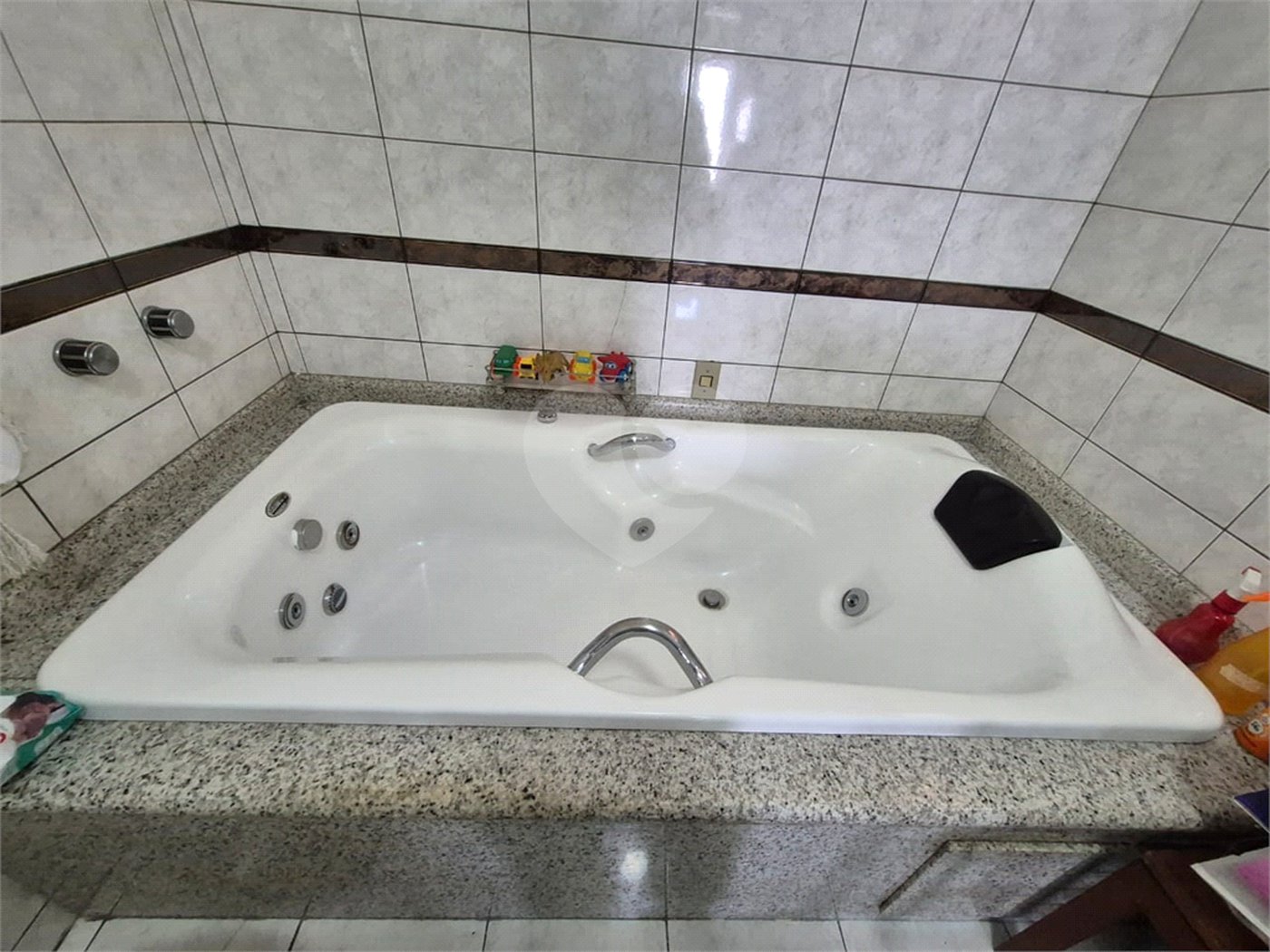 Casa à venda com 3 quartos, sendo 1 suíte, em Parque São Domingos, São Paulo, SP