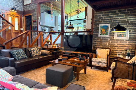 Casa à venda com 4 suítes em Vila Natal, Campos do Jordão, SP