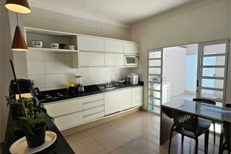 Casa à venda com 3 quartos, sendo 1 suíte, em Vila Nastri, Itapetininga, SP