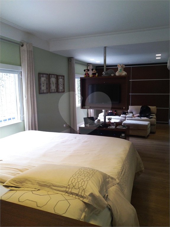 Casa à venda com 4 quartos, sendo 3 suítes, em Vila Tramontano, São Paulo, SP