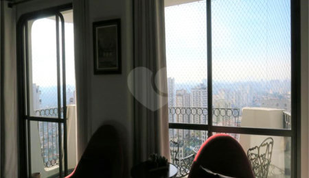 Apartamento à venda com 4 quartos, sendo 2 suítes,  em Vila Suzana, São Paulo, SP