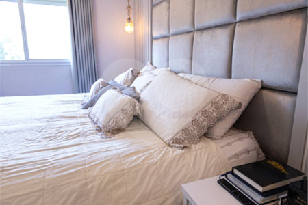 Apartamento à venda com 5 quartos, sendo 4 suítes,  em Parque Reboucas, São Paulo, SP