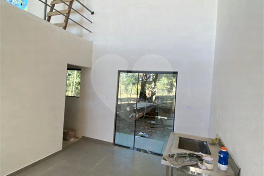 Casa à venda com 2 quartos, sendo 1 suíte, no condomínio Águas de São Pedro, Mairiporã - SP