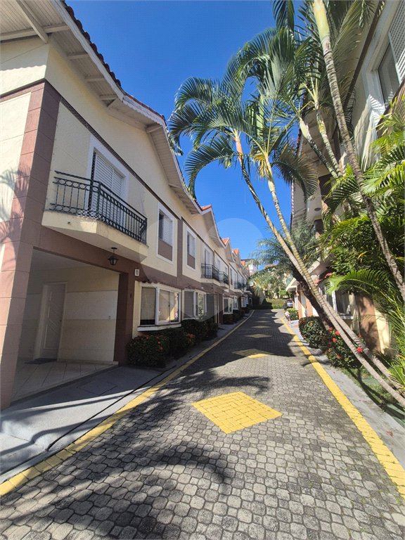 Casa à venda com 3 quartos, sendo 1 suíte, no condomínio Mariana, São Paulo - SP