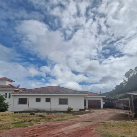 Sítio à venda com 8 quartos, sendo 1 suíte, em Bairro do Laranjal, Atibaia, SP