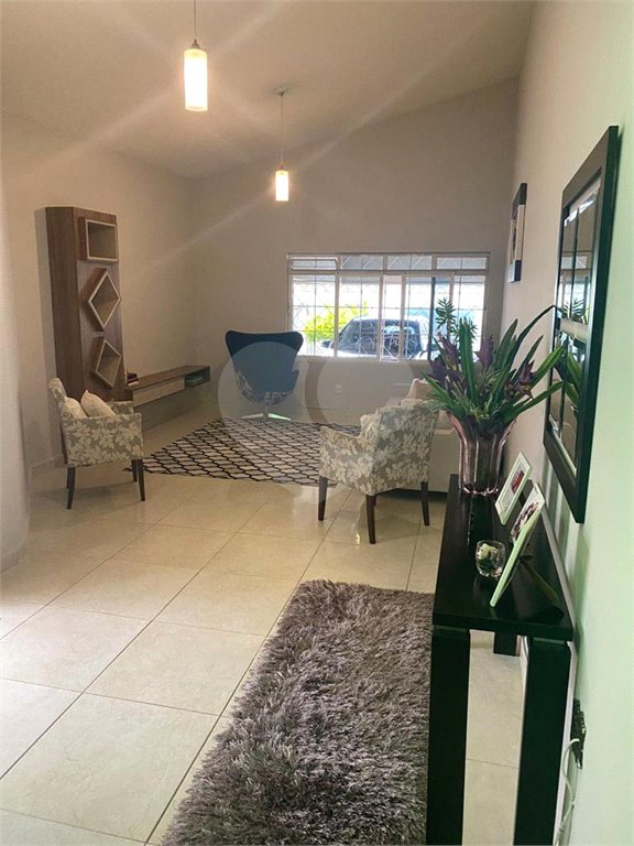 Casa à venda com 3 quartos, sendo 1 suíte,  em Vila Oliveira, Mogi das Cruzes, SP