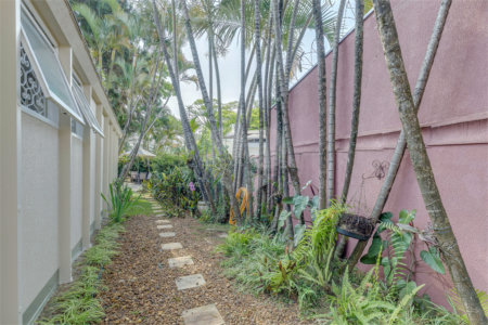 Casa Térrea à venda com 3 quartos, sendo 1 suíte,  em Chácara Monte Alegre, São Paulo, SP