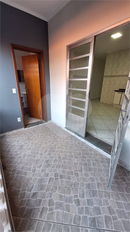 Sobrado à venda com 2 suítes em Jardim Itamaracá, Indaiatuba, SP