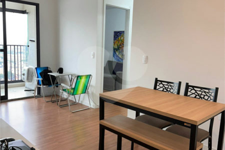 Apartamento à venda com 3 quartos, sendo 1 suíte, em Vila Anastácio, São Paulo, SP
