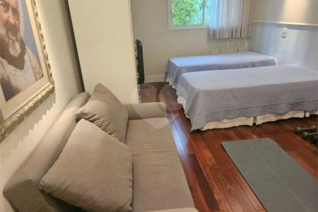 Sobrado à venda com 4 quartos, sendo 2 suítes, em Brooklin Paulista, São Paulo, SP