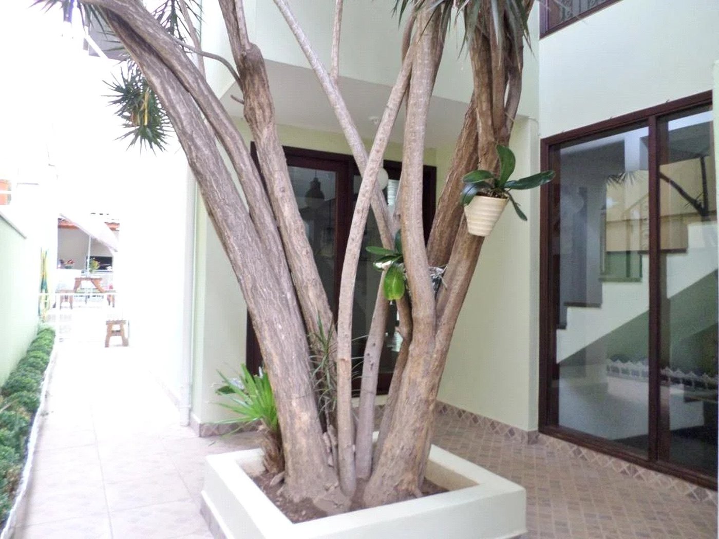 Casa à venda com 4 quartos, sendo 2 suítes, em Jardim Leonor, São Paulo, SP