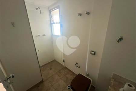 Apartamento à venda com 3 quartos, sendo 1 suíte,  em Campo Belo, São Paulo, SP