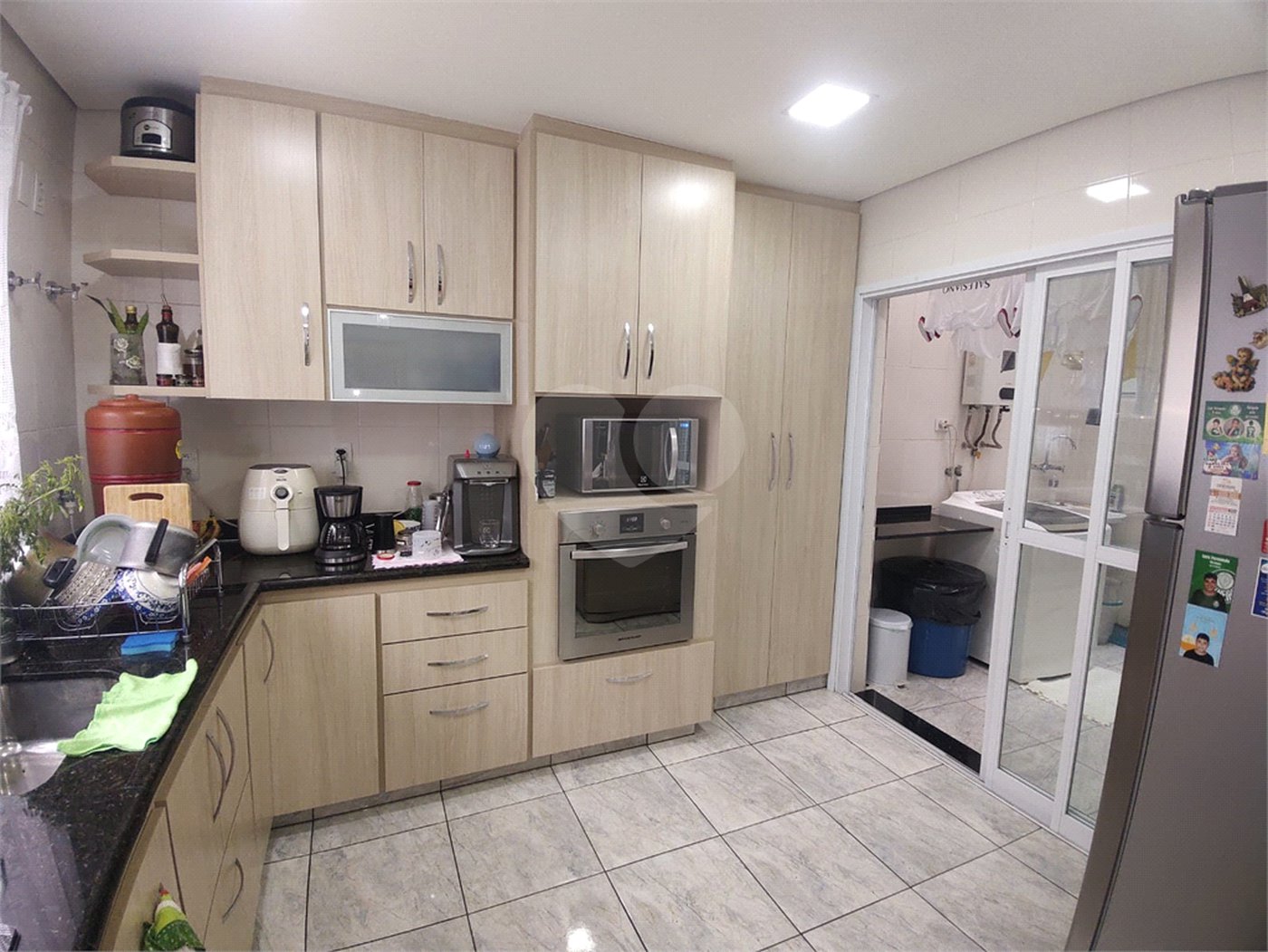 Casa à venda com 2 suítes no condomínio Morada das Hortênsias, São Paulo - SP